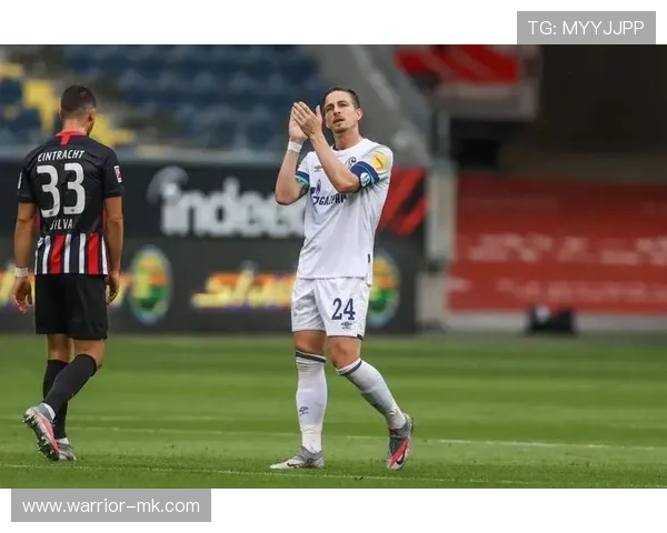 沙尔克进攻套路揭秘：新战术引领赛场风暴